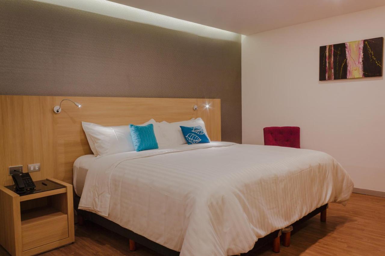 Hotel Kavia Monterrey Buitenkant foto