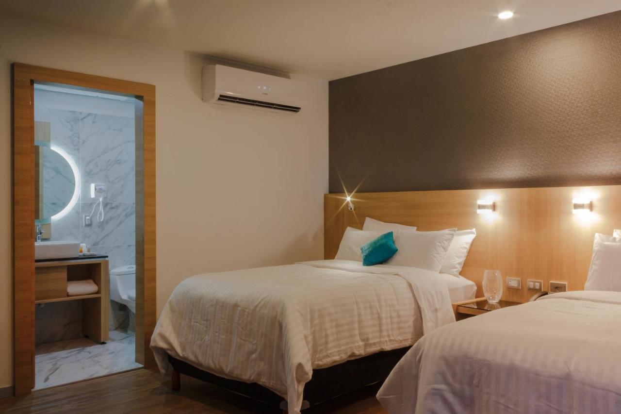 Hotel Kavia Monterrey Buitenkant foto