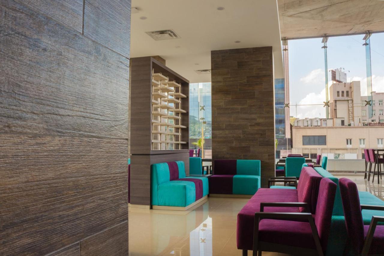 Hotel Kavia Monterrey Buitenkant foto