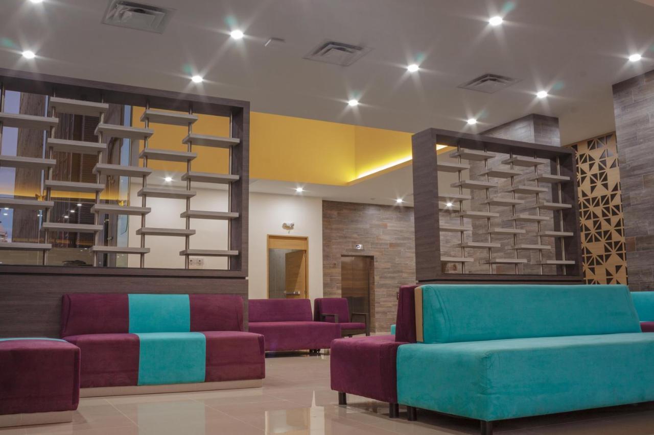 Hotel Kavia Monterrey Buitenkant foto