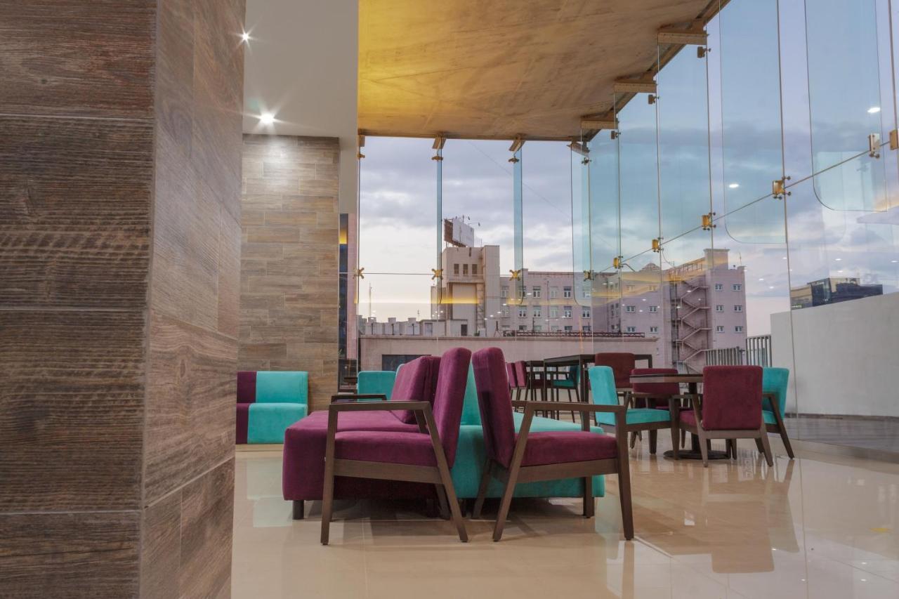 Hotel Kavia Monterrey Buitenkant foto