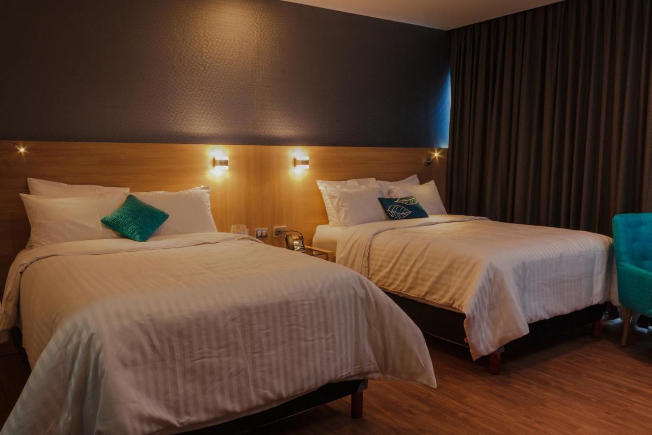 Hotel Kavia Monterrey Buitenkant foto