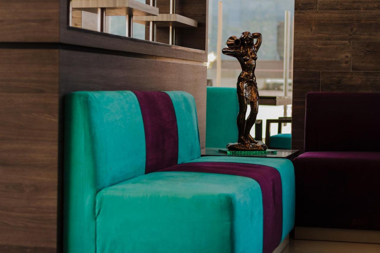 Hotel Kavia Monterrey Buitenkant foto