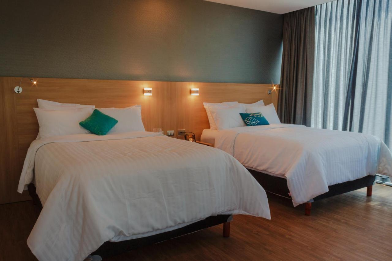 Hotel Kavia Monterrey Buitenkant foto