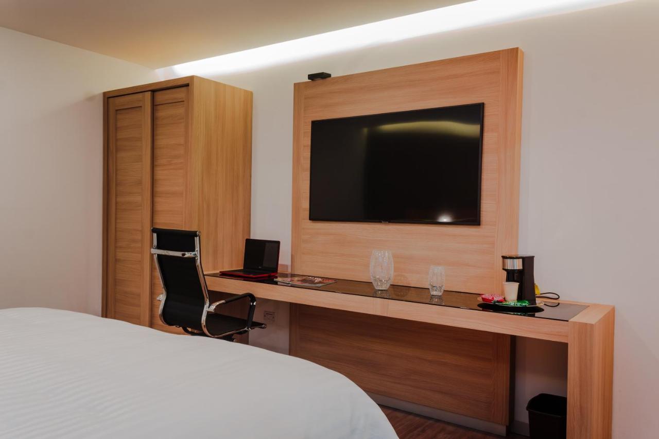 Hotel Kavia Monterrey Buitenkant foto