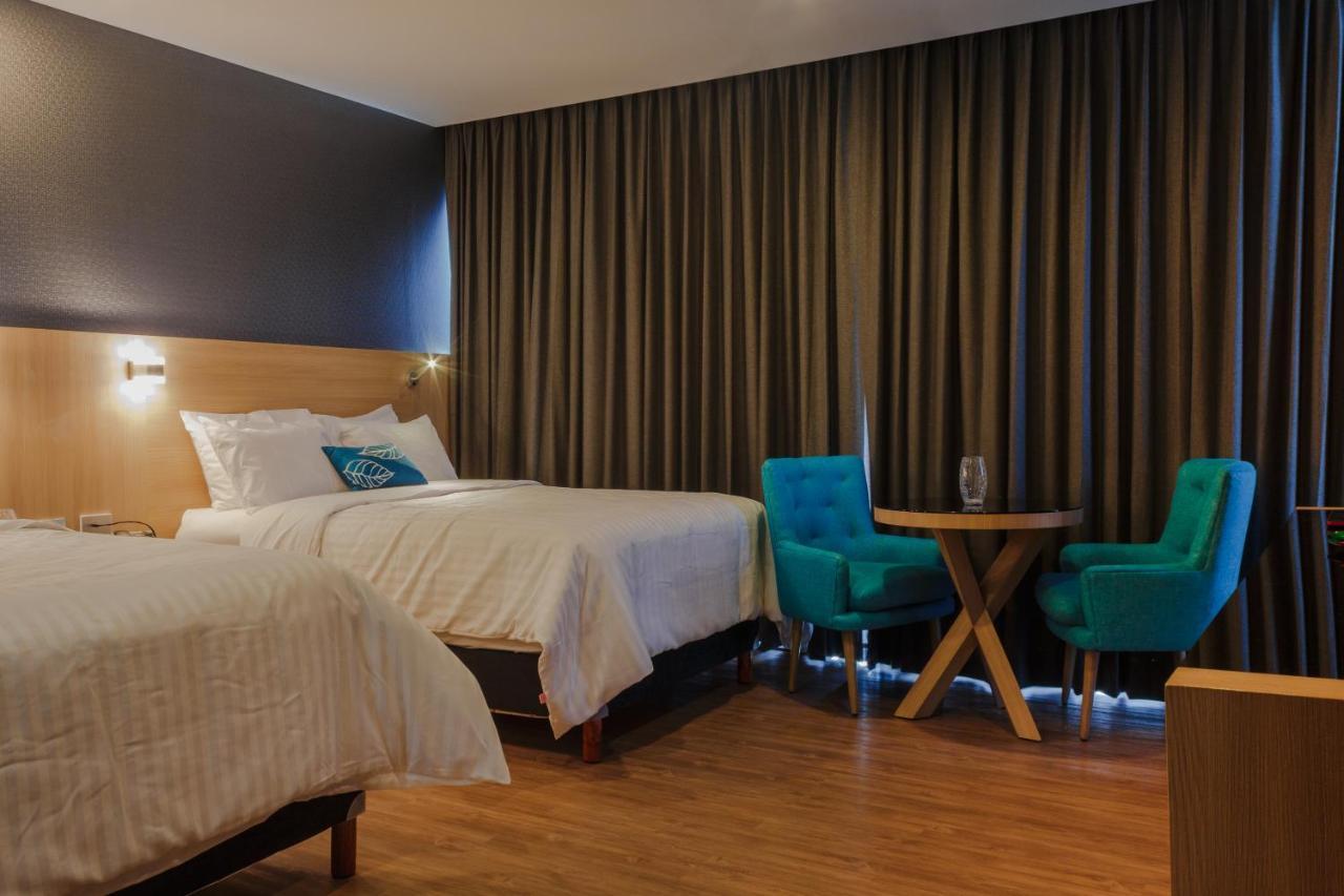 Hotel Kavia Monterrey Buitenkant foto
